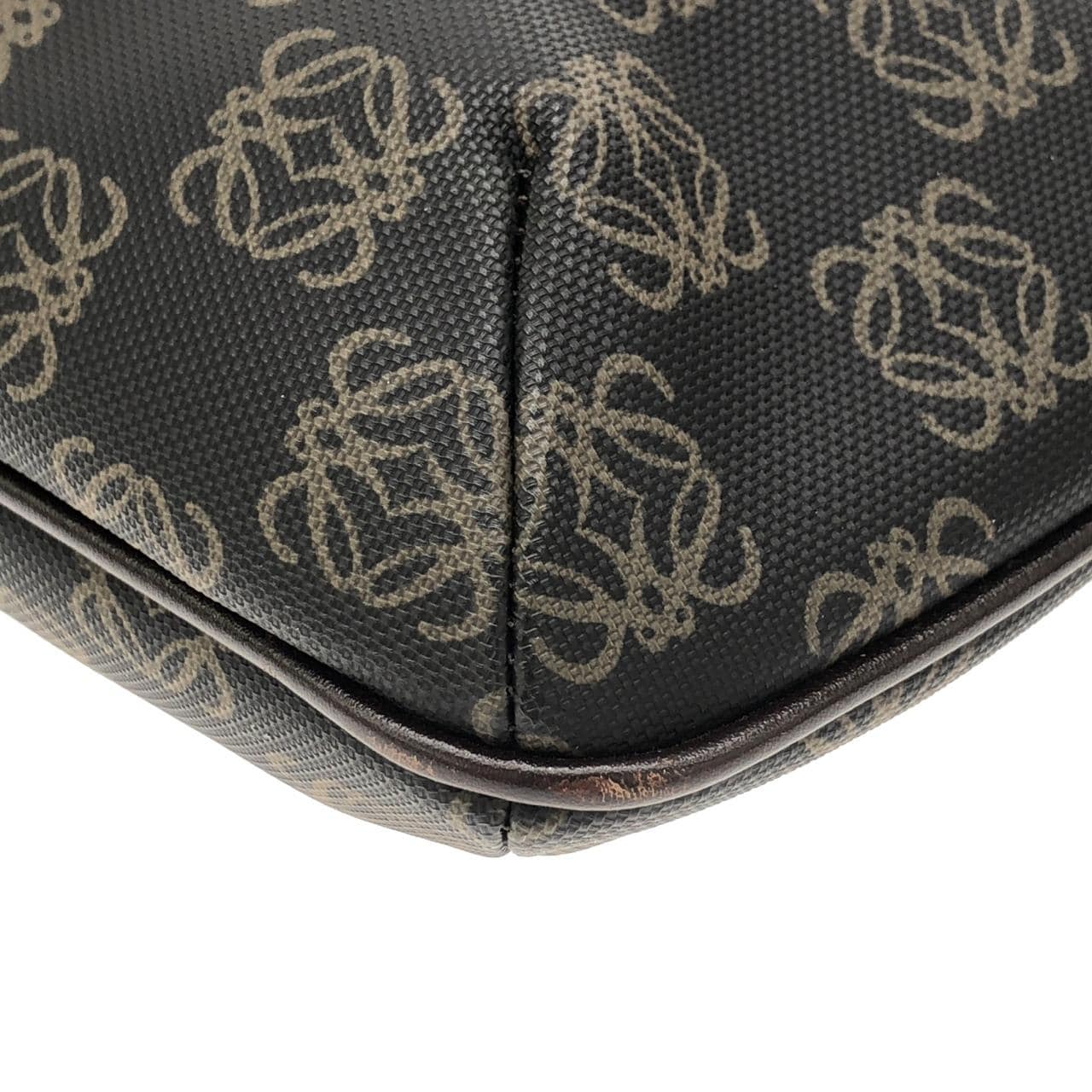 LOEWE 304 80 003 肩背包 3