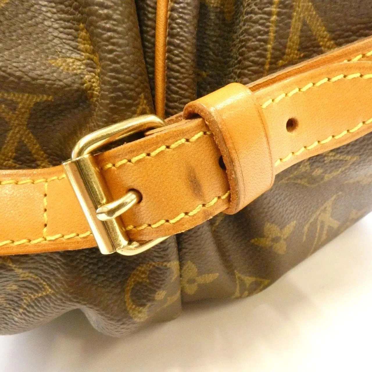 LOUIS VUITTON Saumur M42254 Shoulder Monogram