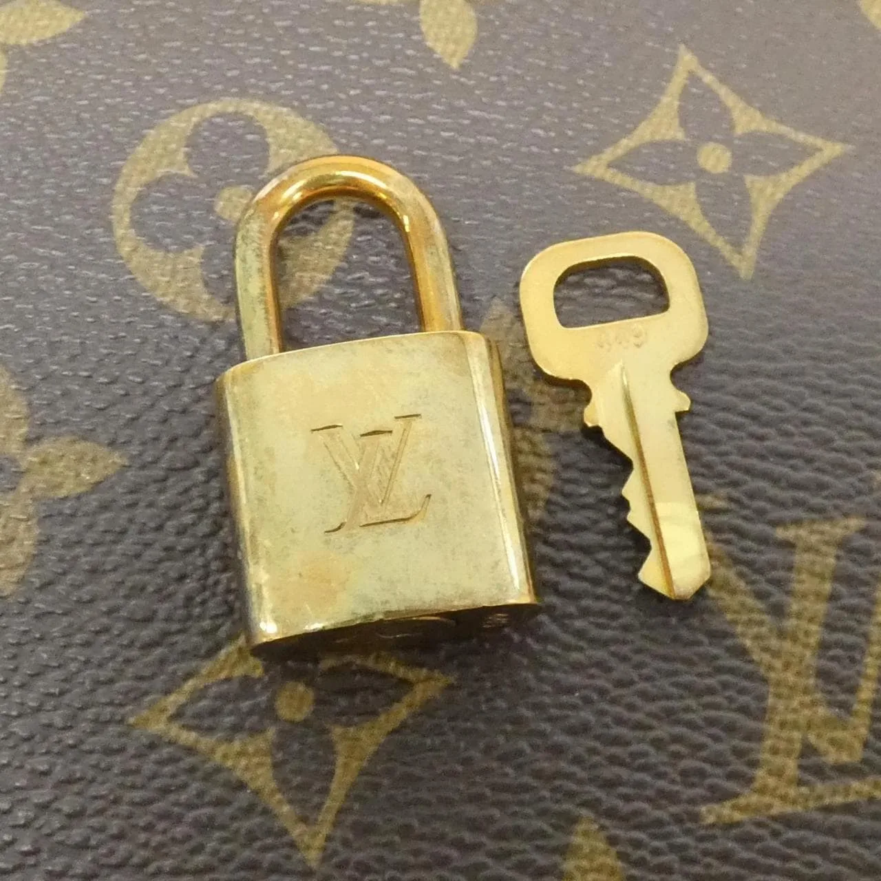 LOUIS VUITTON M95565 Shoulder Monogram 黑色 Monogram 中古品A - 縮圖 5