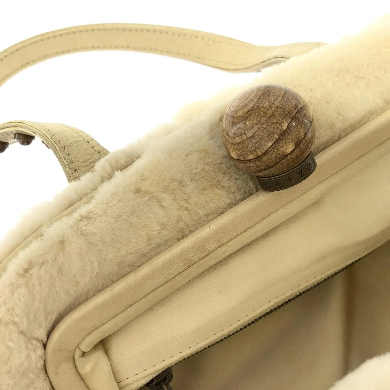 LOUIS VUITTON M95079 Handbag