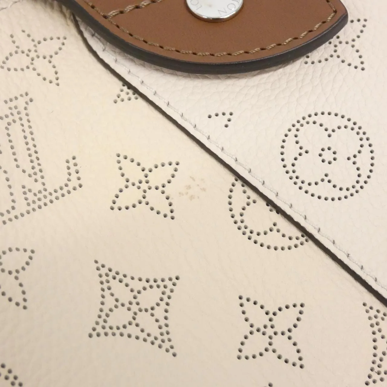 LOUIS VUITTON Mahina M51950 Handbag Black Rank A - Thumbnail 3