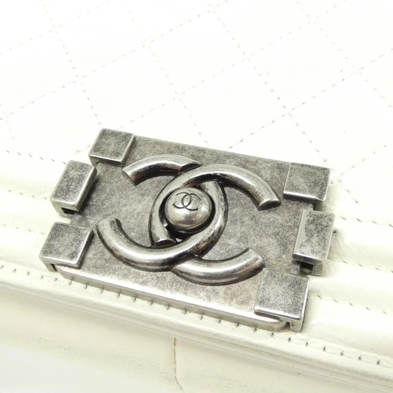 CHANEL Boy Chanel 92193 Shoulder Patent Leather 白色 漆皮 中古品B - 縮圖 4