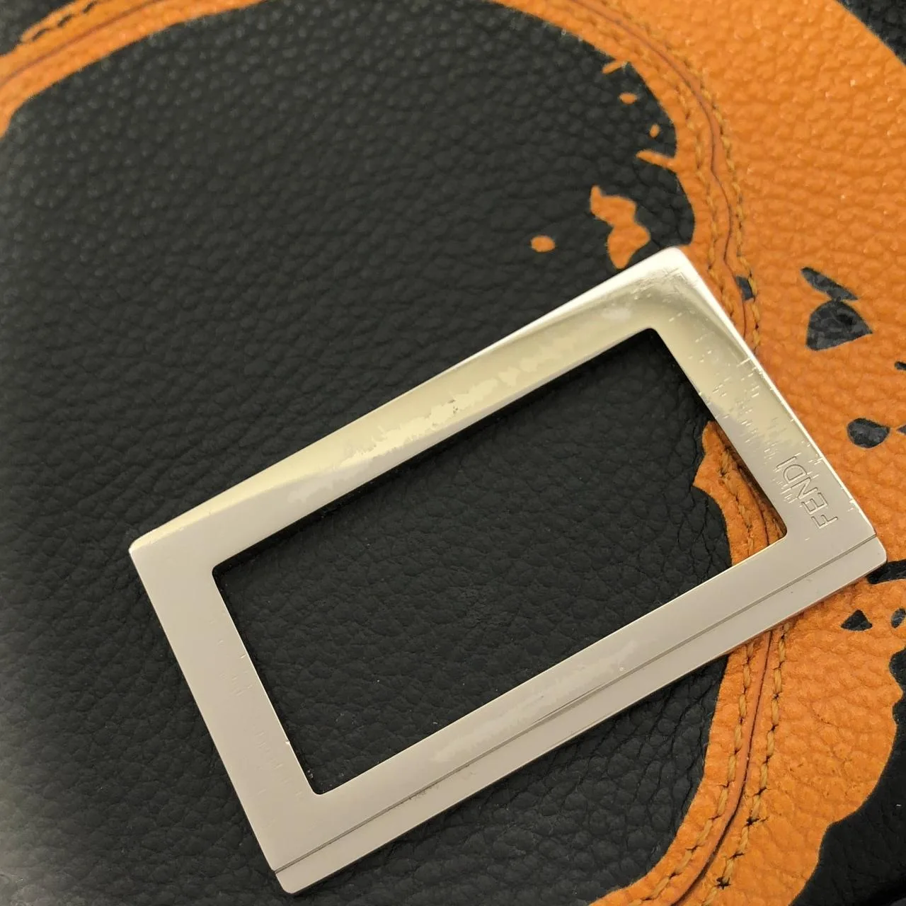 FENDI Baguette 7VA649 AVVD Shoulder Leather 銀色 皮革 中古品A - 縮圖 5