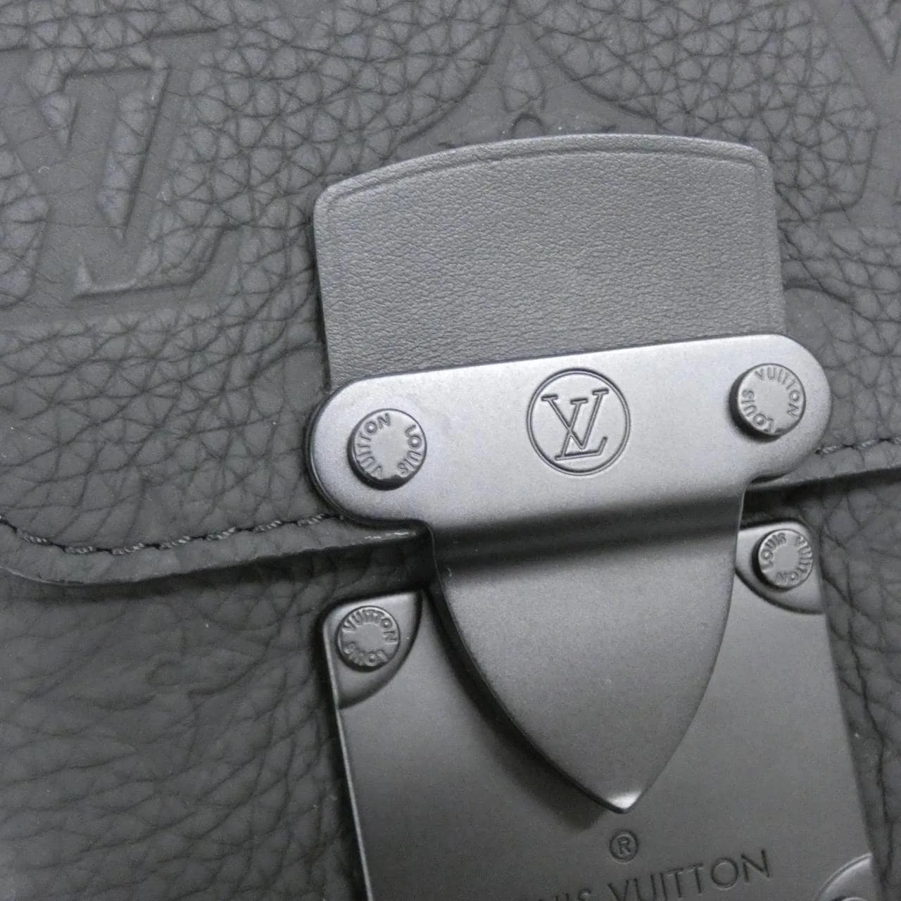 LOUIS VUITTON M81524 Shoulder Monogram 黑色 Monogram 中古品A - 縮圖 4