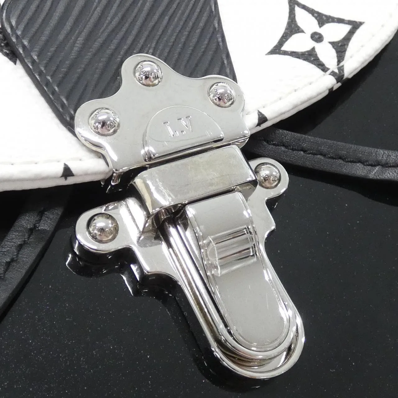 LOUIS VUITTON M53637 Backpack Vernis 黑色 Vernis 中古品A - 縮圖 4