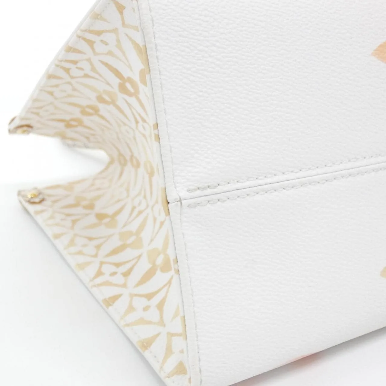 LOUIS VUITTON OnTheGo M22975 Handbag Monogram 米色 Monogram 中古品A - 縮圖 2