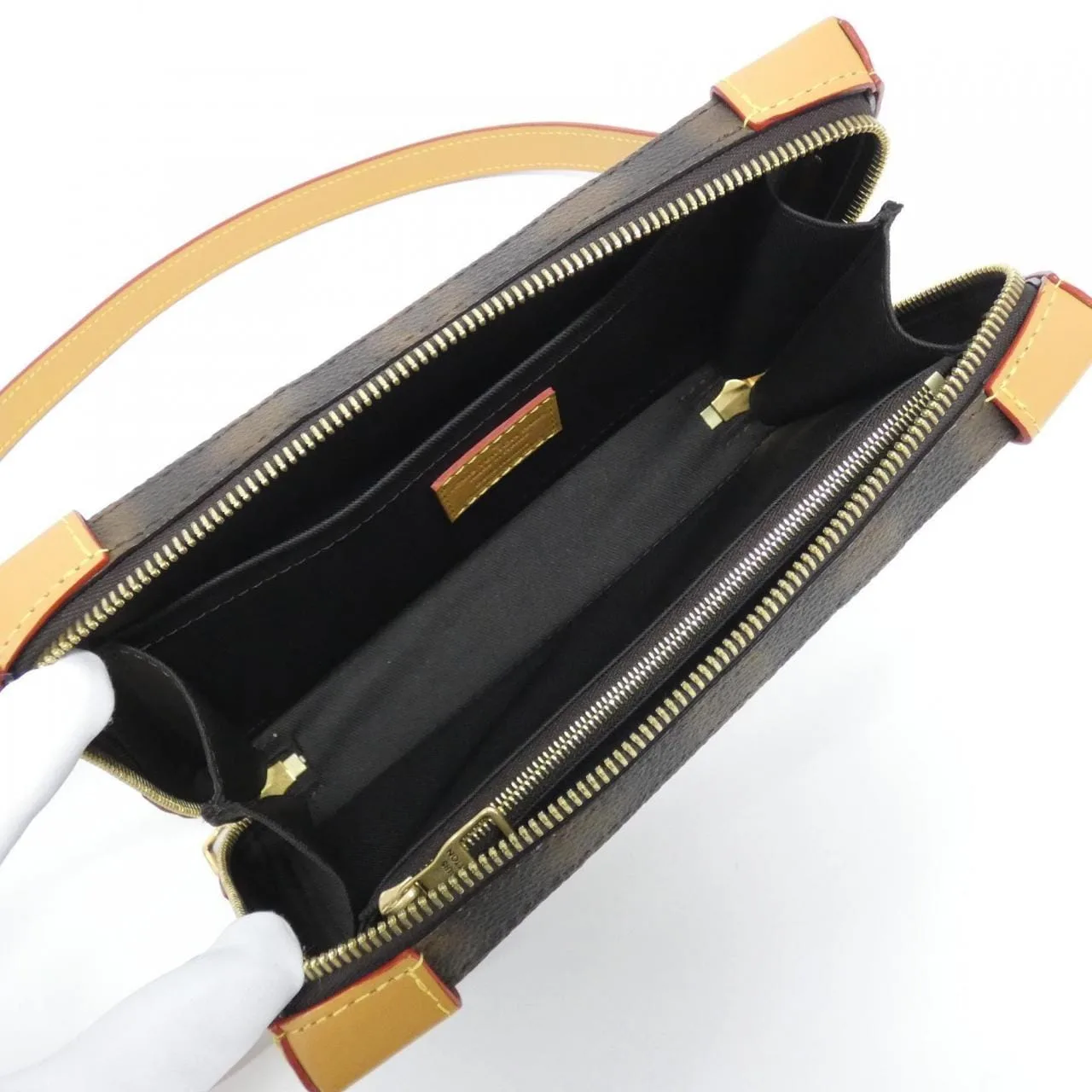 LOUIS VUITTON Soft Trunk M81580 Shoulder Monogram 黑色 Monogram 中古品A - 縮圖 6