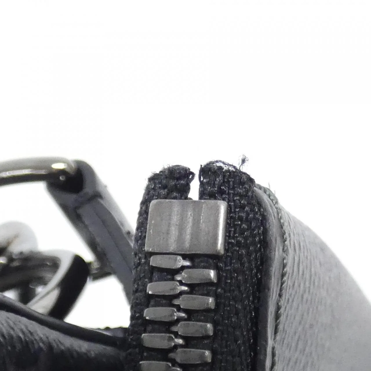 LOUIS VUITTON Eclipse M69443 Shoulder Monogram 黑色 Monogram 中古品A - 縮圖 4