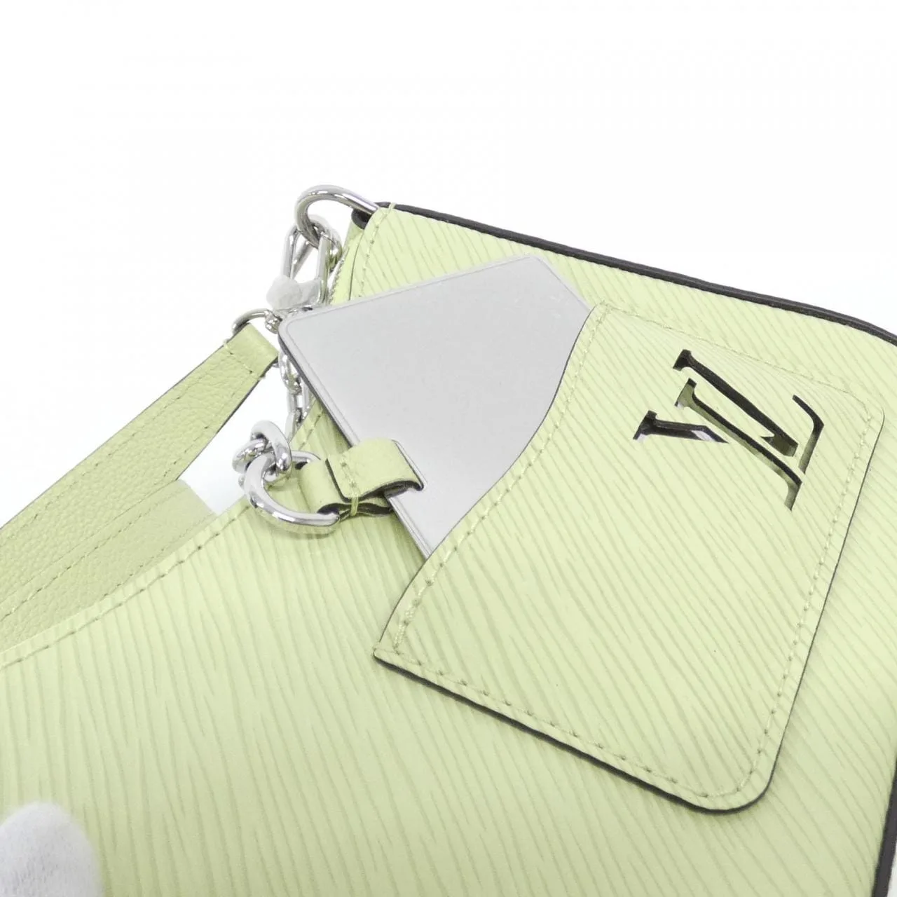 LOUIS VUITTON M22651 Shoulder Epi 黑色 Epi 中古品A - 縮圖 4