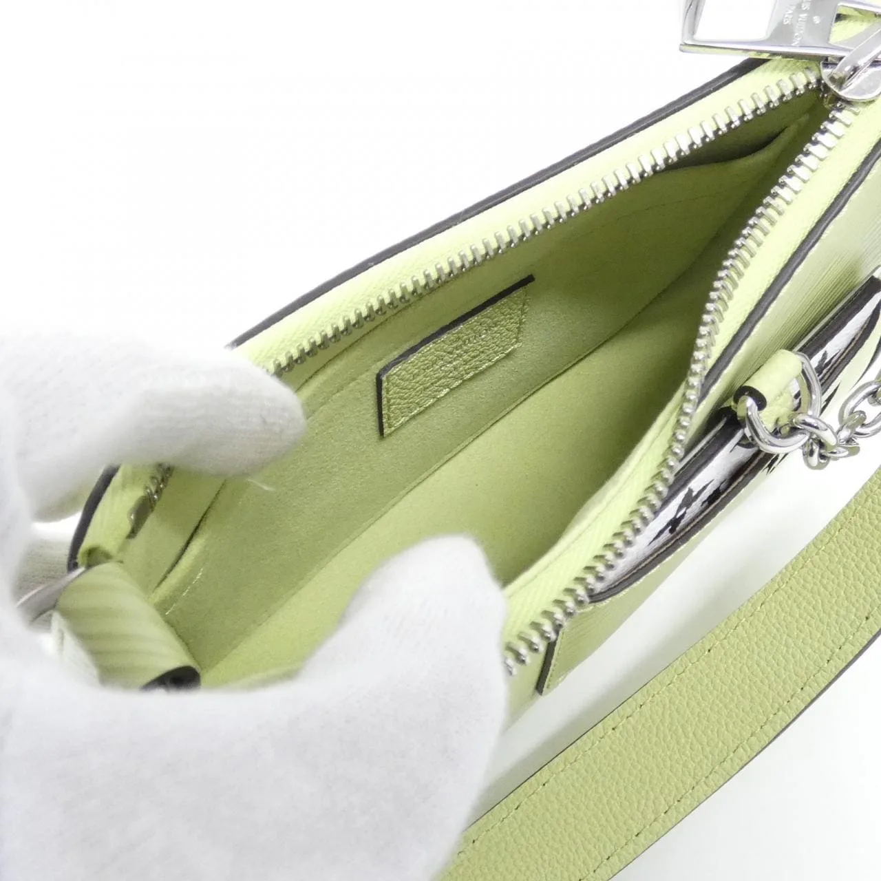 LOUIS VUITTON M22651 Shoulder Epi 黑色 Epi 中古品A - 縮圖 10