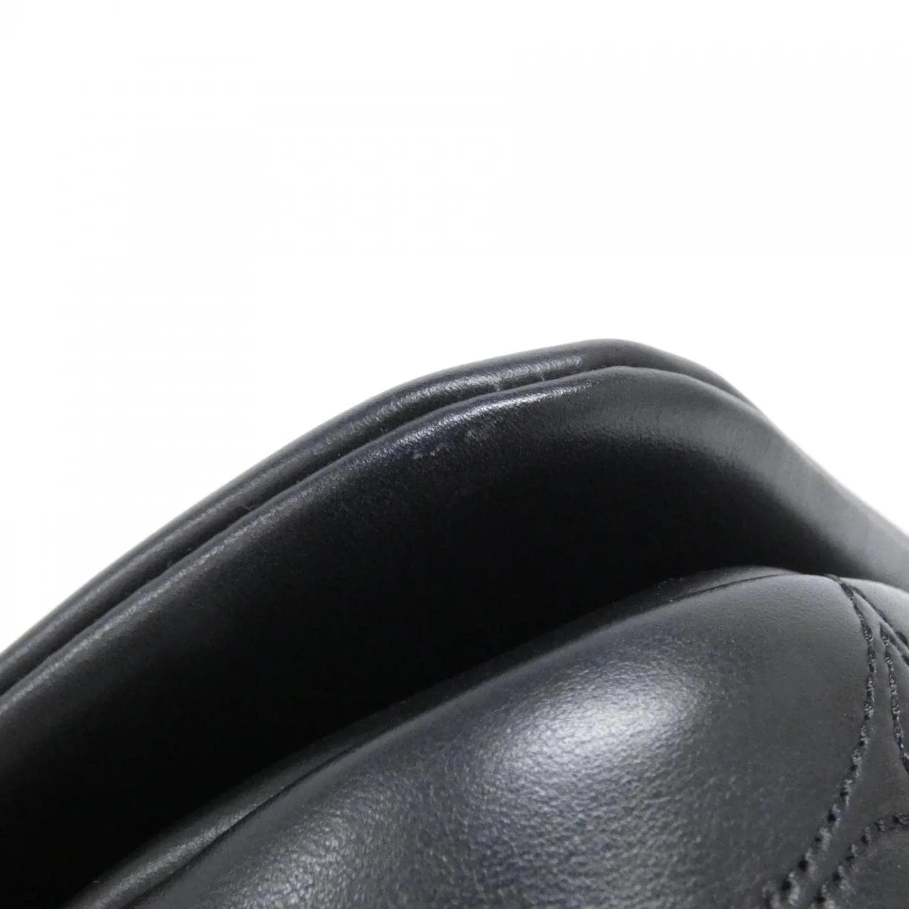 LOUIS VUITTON M81398 Shoulder Lambskin 黑色 羊皮 中古品A - 縮圖 4