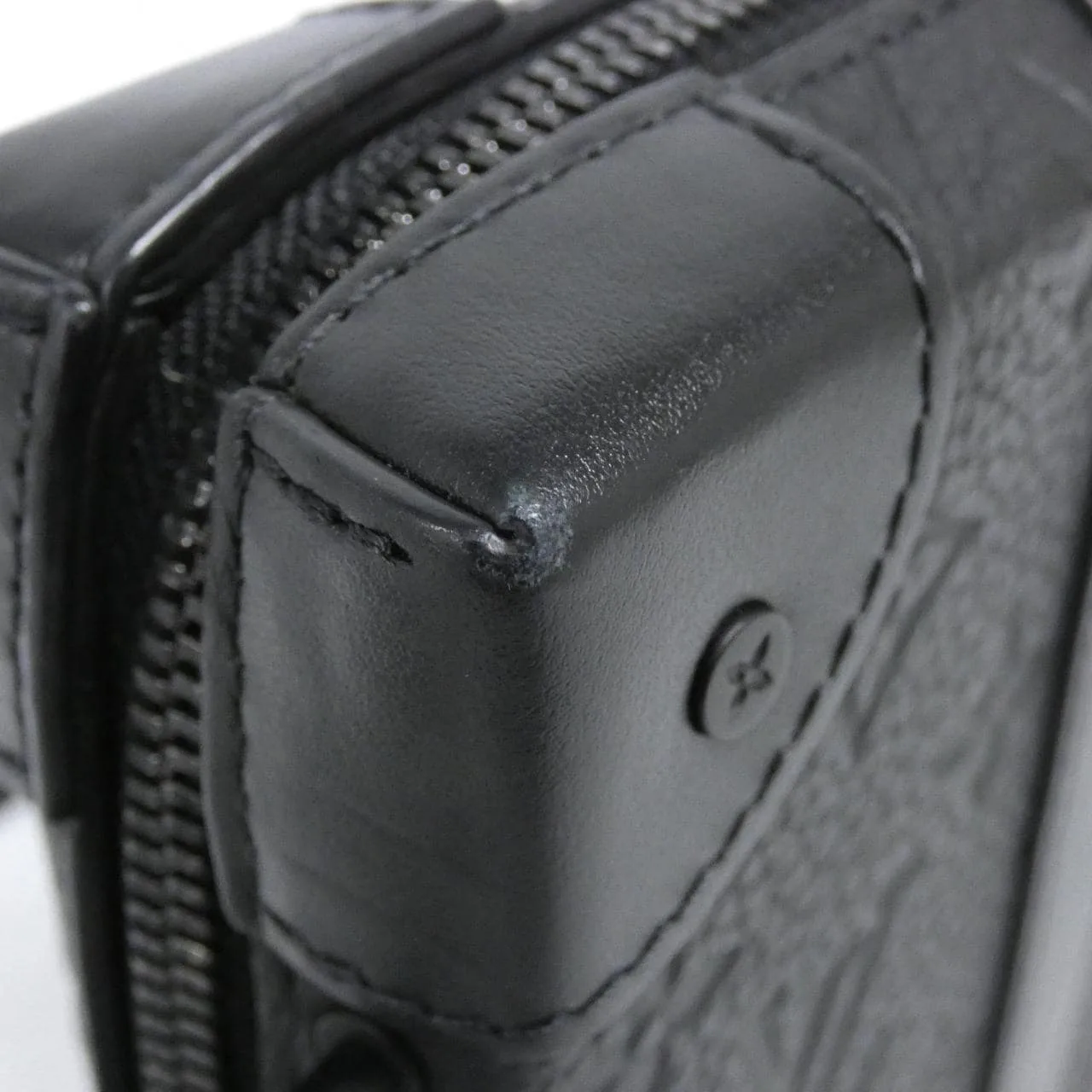 LOUIS VUITTON Soft Trunk M80224 Shoulder Monogram Black Monogram Rank A - Thumbnail 4