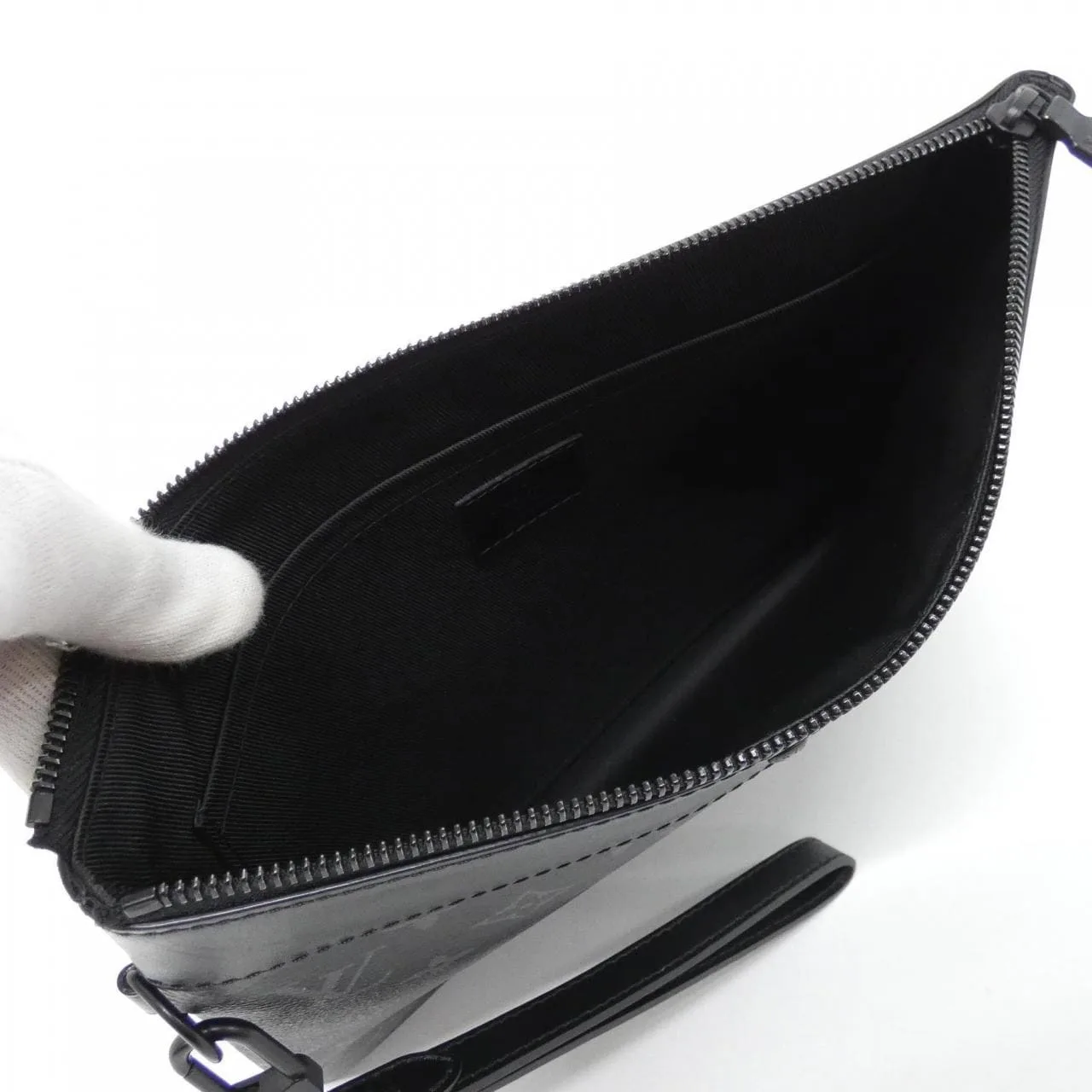 LOUIS VUITTON Pochette M81569 Handbag Monogram