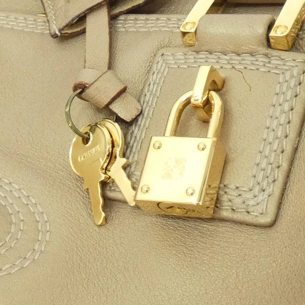 LOEWE Amazona 311 54 028 Handbag