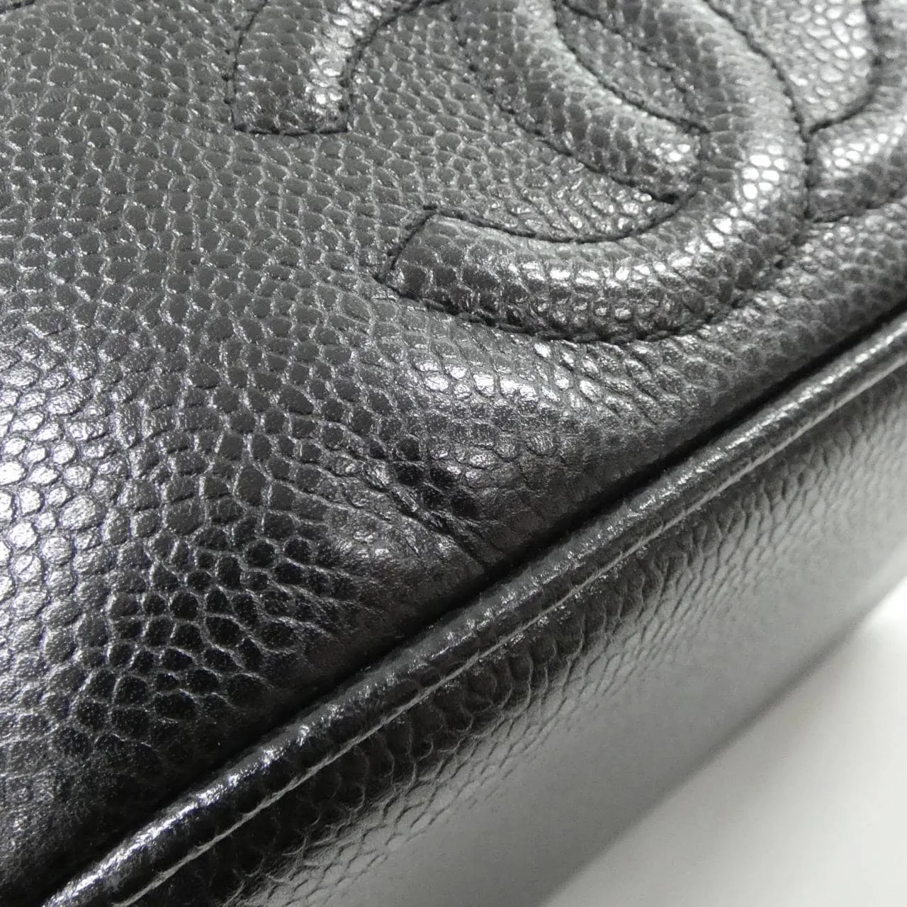 CHANEL 1997 Handbag Grained Calfskin 4