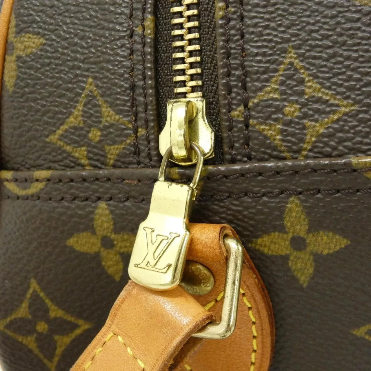 LOUIS VUITTON Blois M51221 Shoulder Monogram