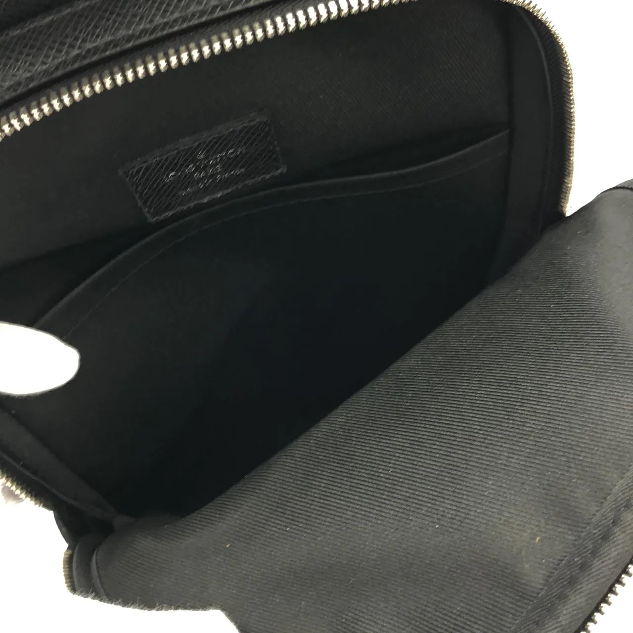 LOUIS VUITTON Avenue M30863 Shoulder 黑色 中古品A - 縮圖 6