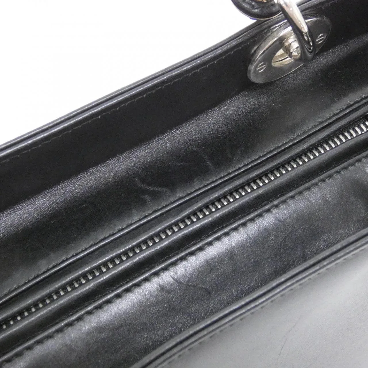DIOR Lady Dior M0550WCBD Handbag Leather