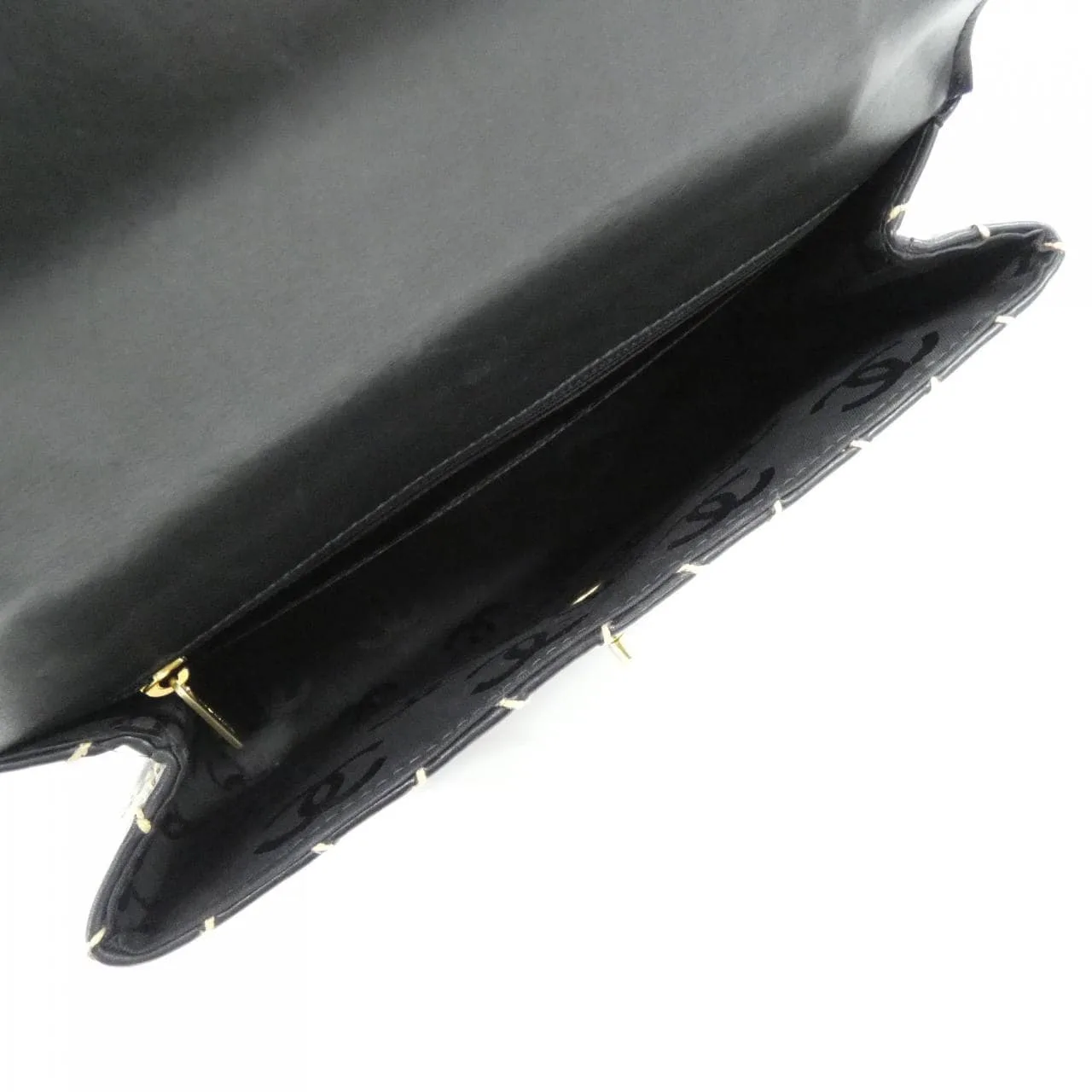 CHANEL Handbag