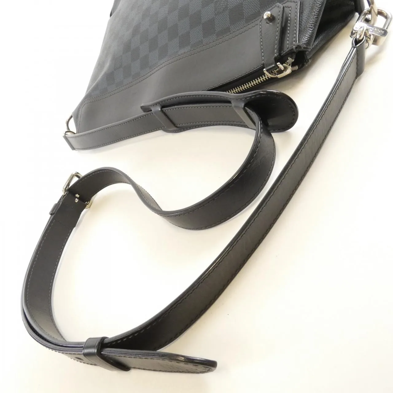 LOUIS VUITTON N41348 Shoulder Damier