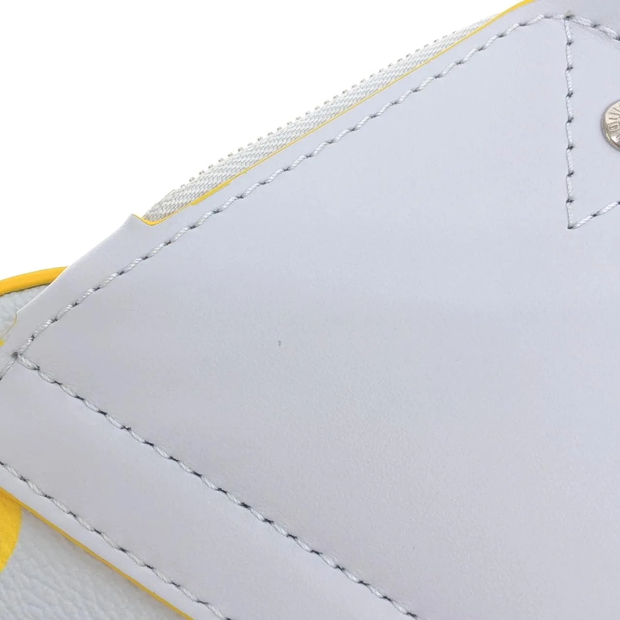 LOUIS VUITTON Avenue M15078 Shoulder Monogram 黃色 Monogram 中古品A - 縮圖 6