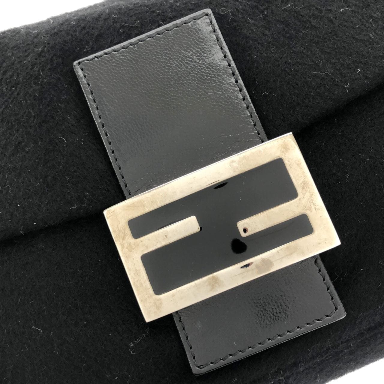 FENDI Baguette 26424 肩背包 4