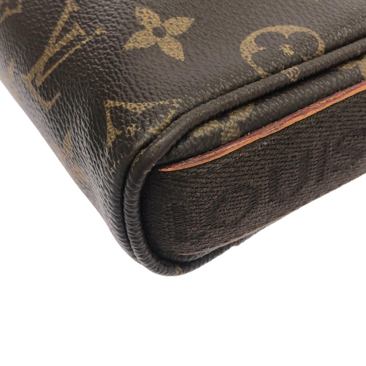 LOUIS VUITTON Trotteur M97037 Shoulder Monogram 3