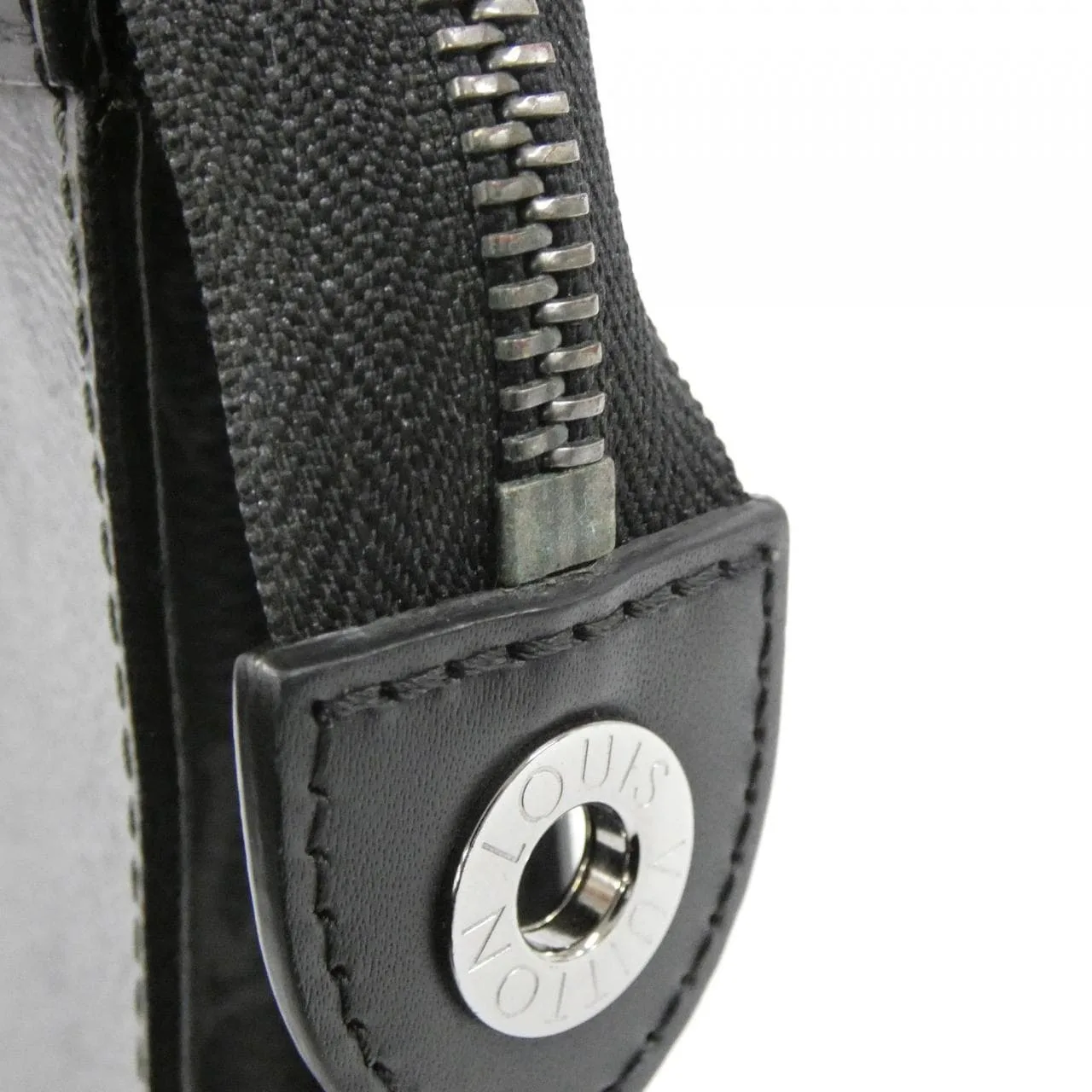 LOUIS VUITTON Pochette M69535 Handbag Monogram