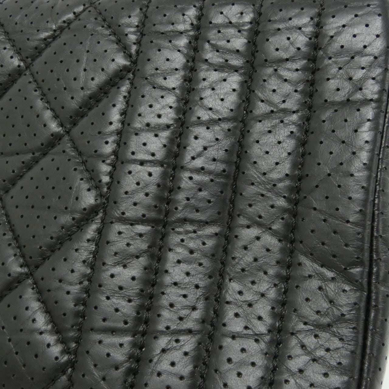 CHANEL 肩背包 4