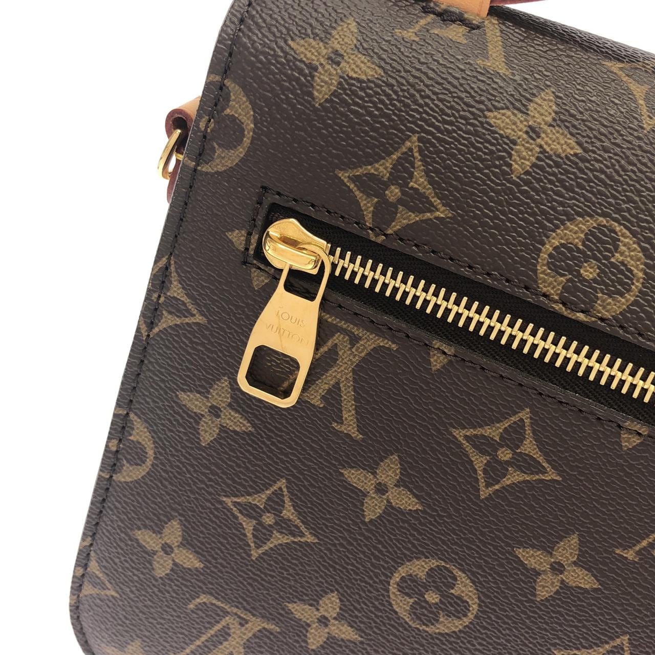 LOUIS VUITTON Pochette M44875 Handbag Monogram 4