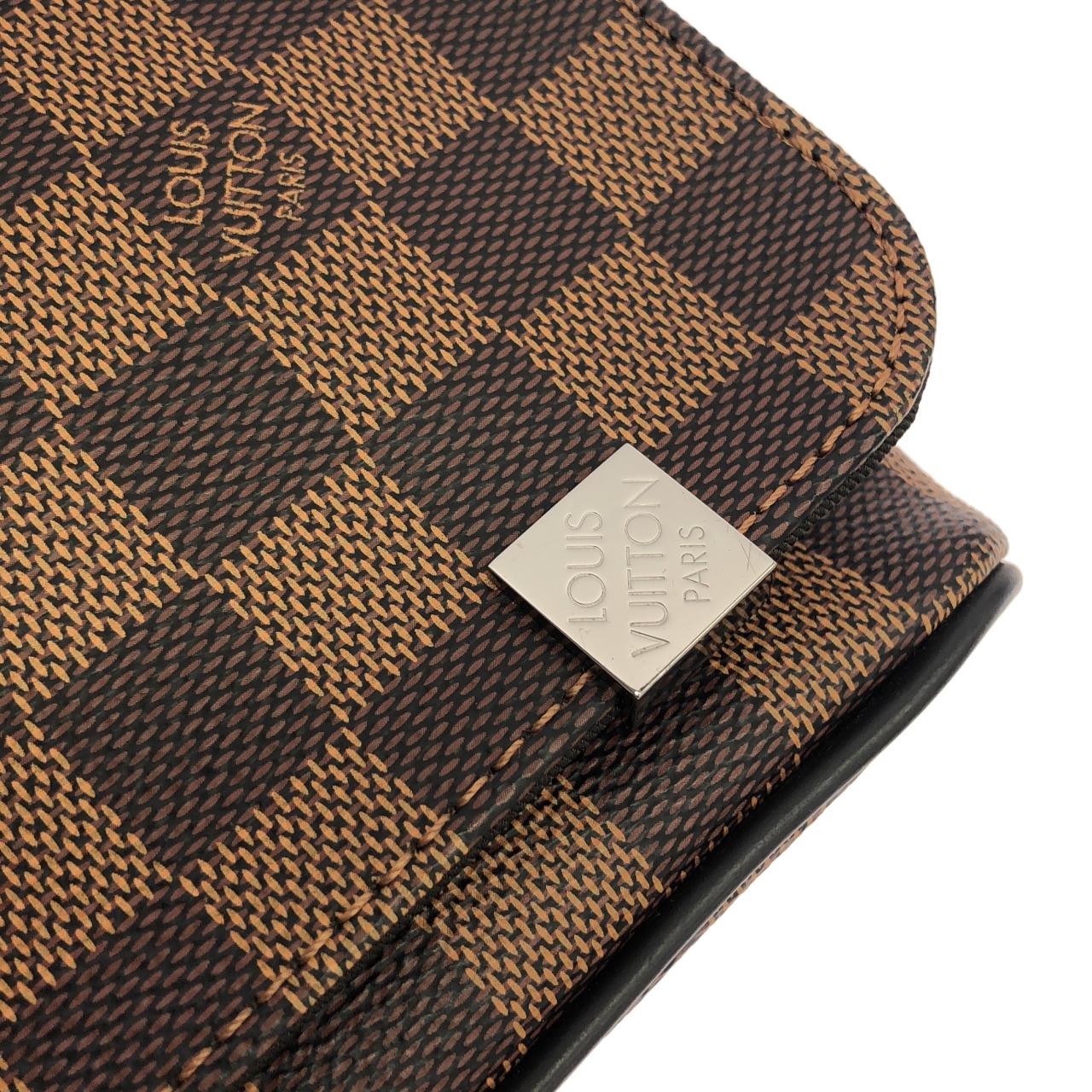 LOUIS VUITTON District N41031 Shoulder Damier 4