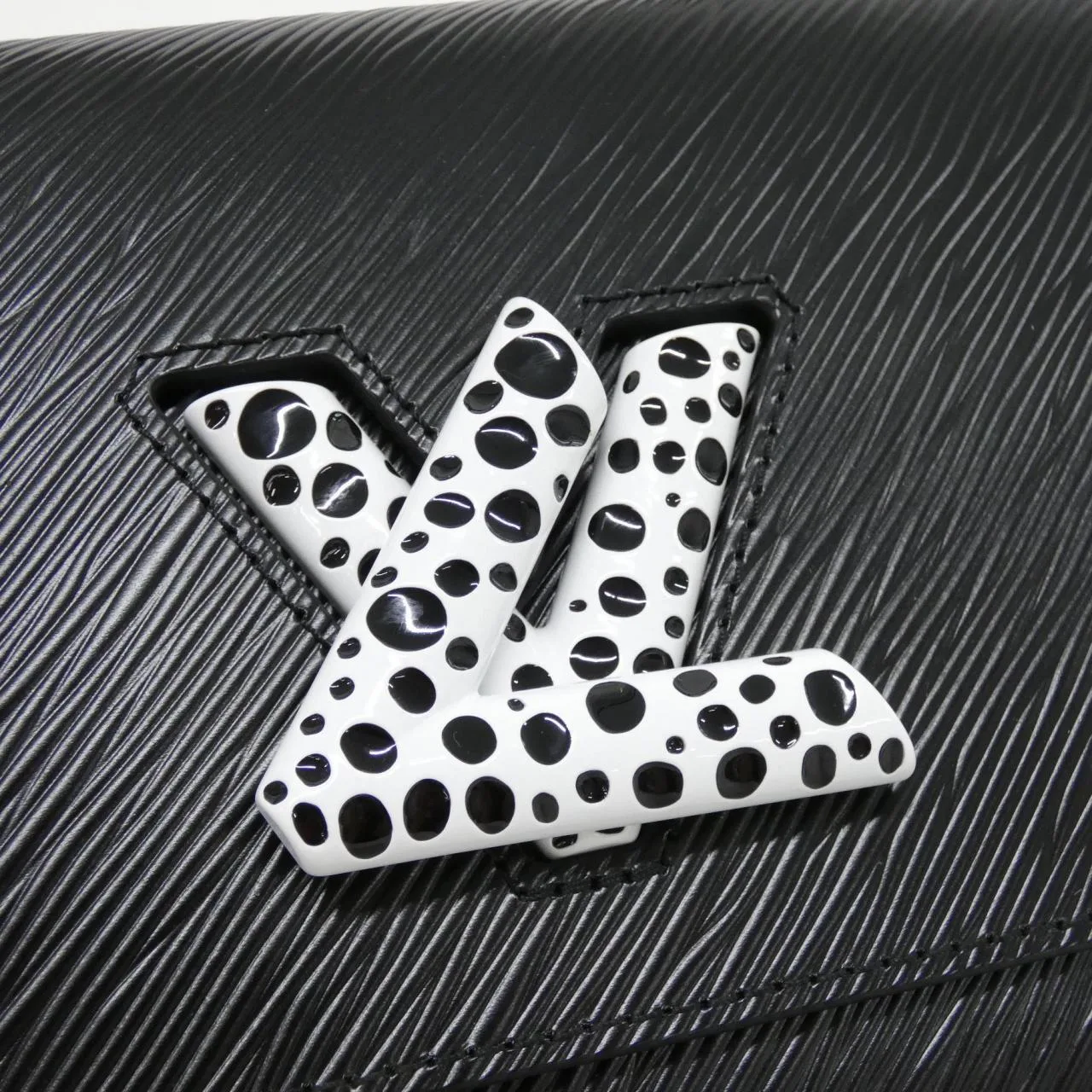 LOUIS VUITTON Twist M21694 Shoulder Epi