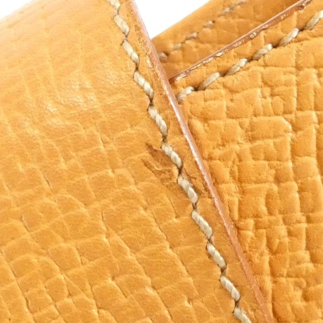LOEWE 肩背包 皮革