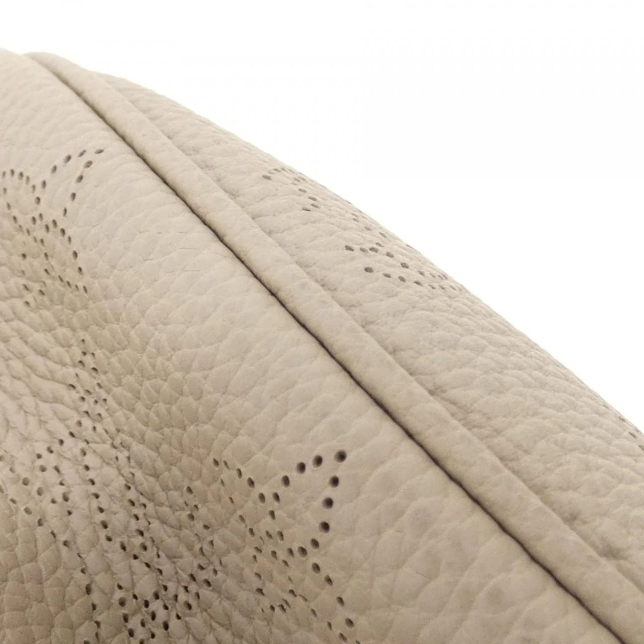 LOUIS VUITTON Mahina M22820 Shoulder