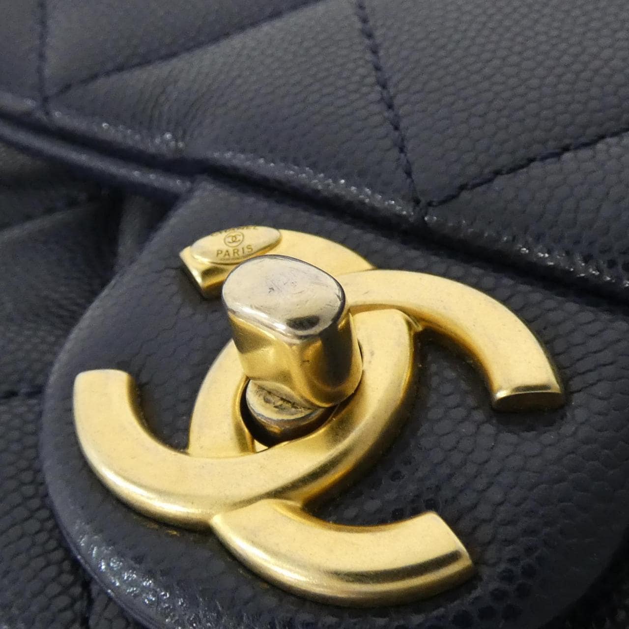 CHANEL Chanel 22 AS3368 肩背包 荔枝紋牛皮 4