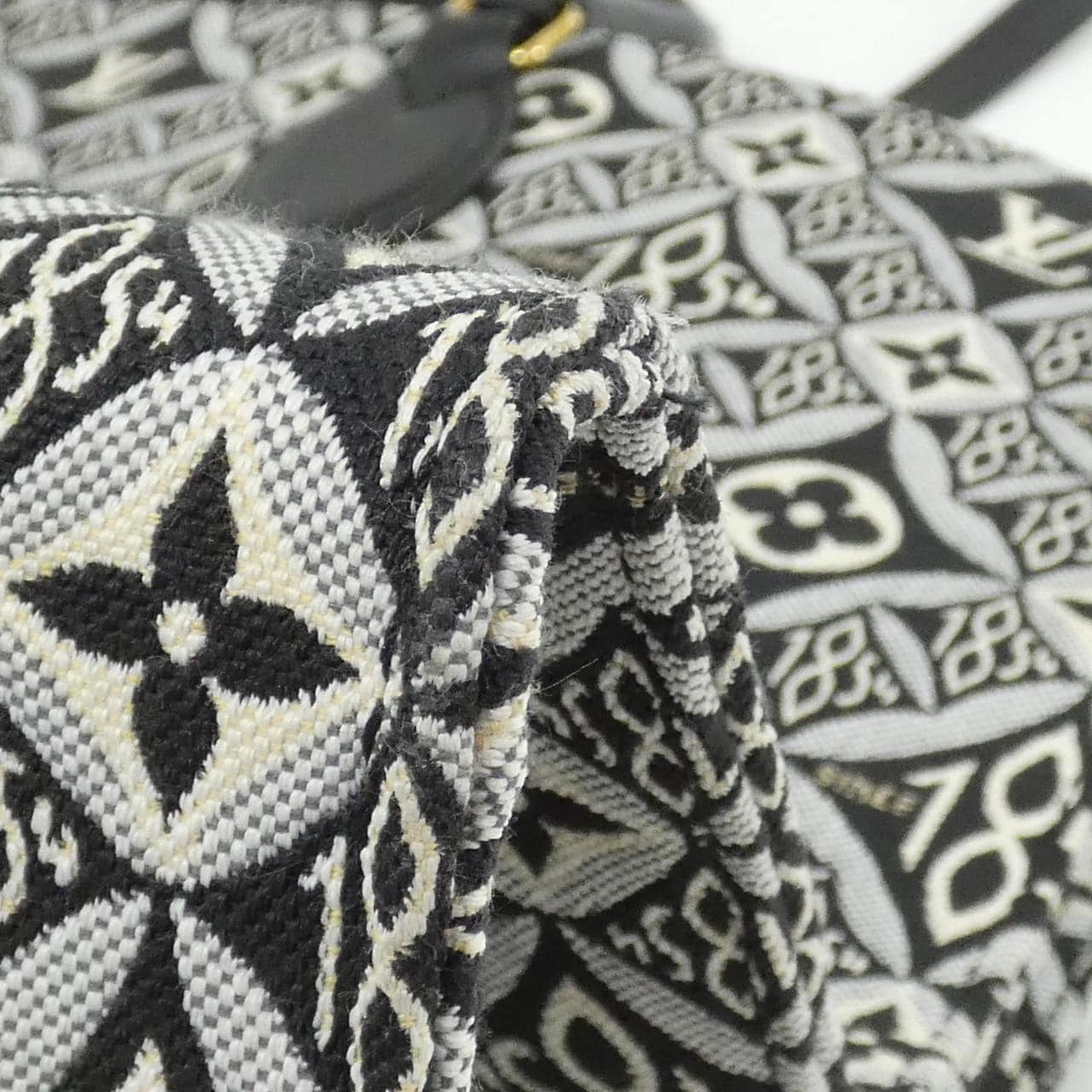 LOUIS VUITTON OnTheGo M57207 Handbag 2