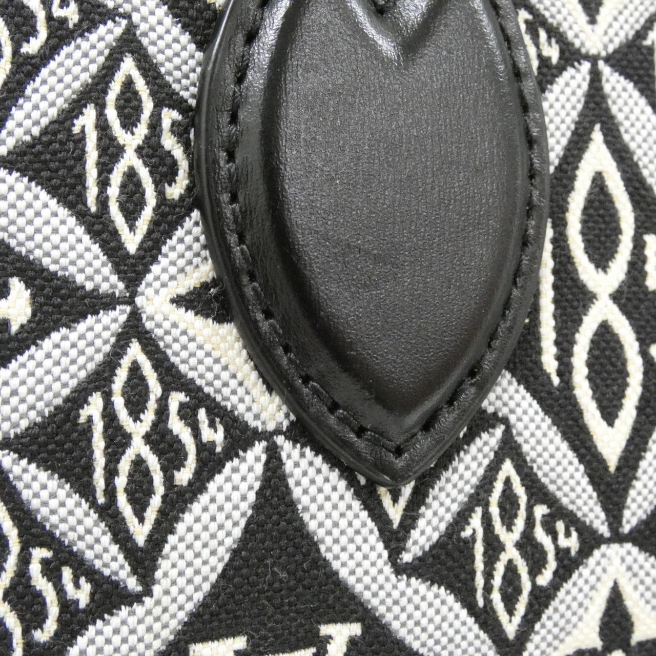 LOUIS VUITTON OnTheGo M57207 Handbag 3