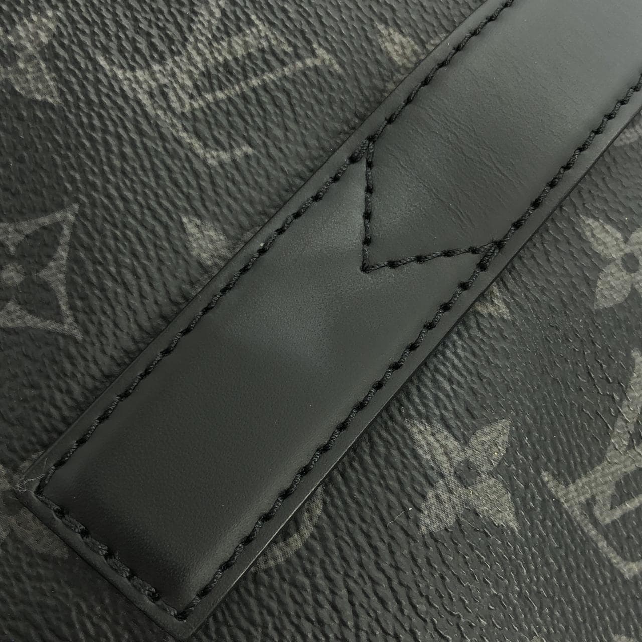 LOUIS VUITTON Eclipse M44228 手提包 Monogram 5