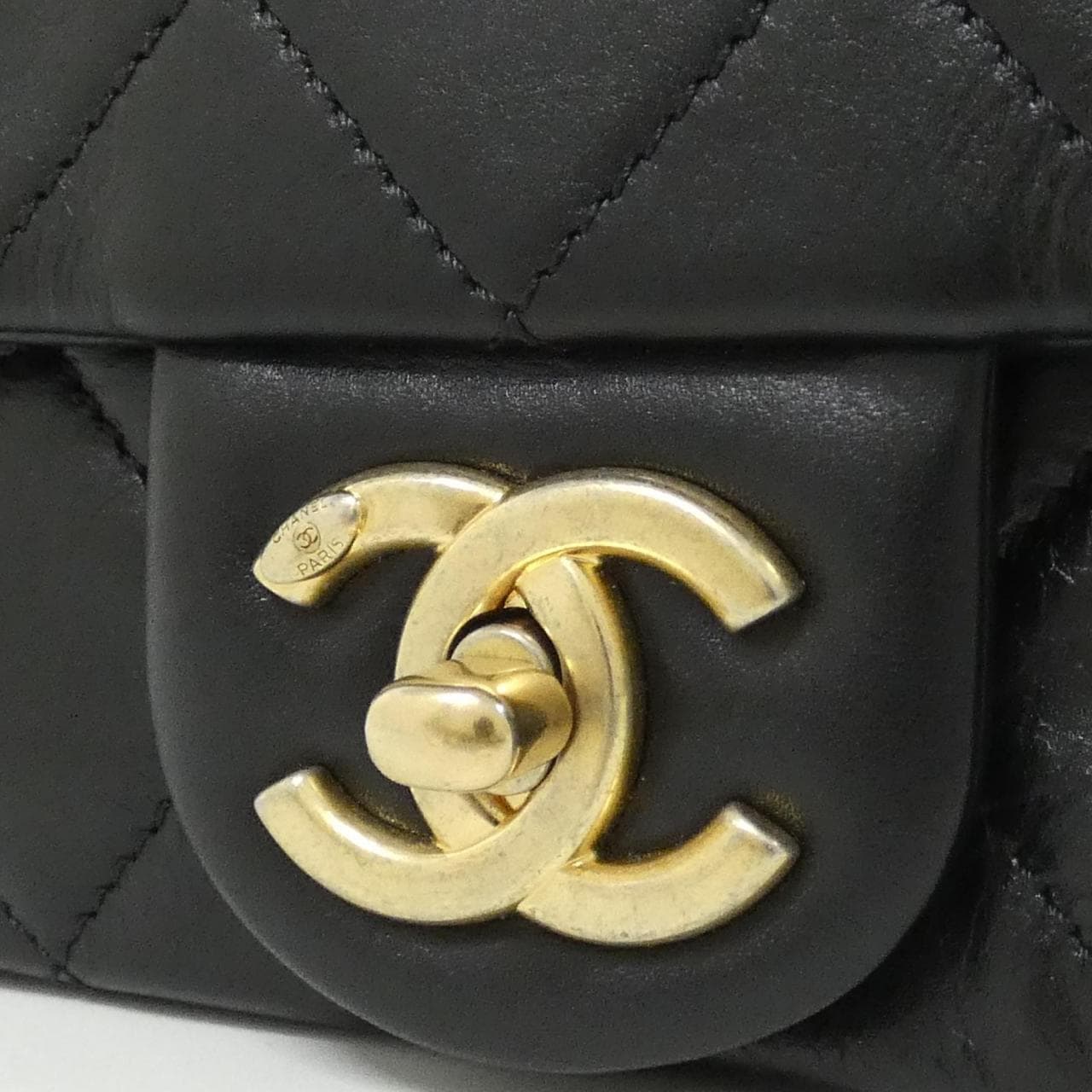 CHANEL AS2210 肩背包 4
