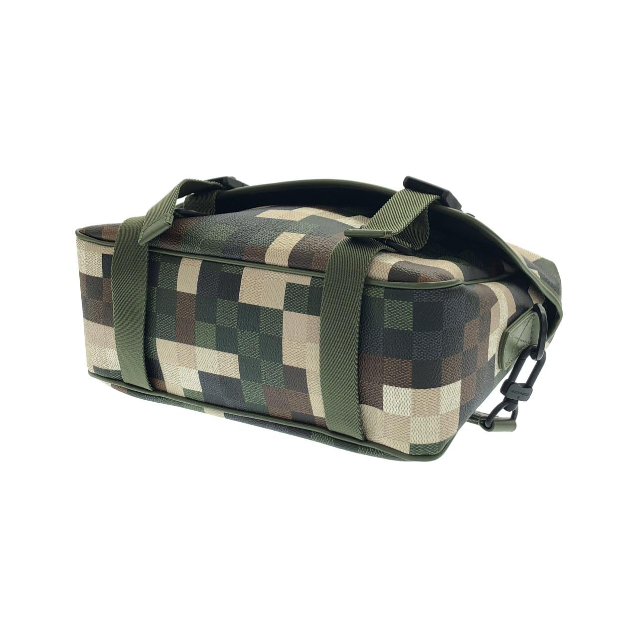 LOUIS VUITTON M24449 肩背包 帆布 3