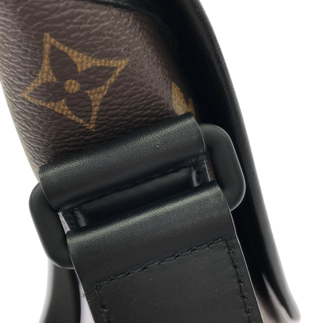 LOUIS VUITTON M45557 肩背包 Monogram 5