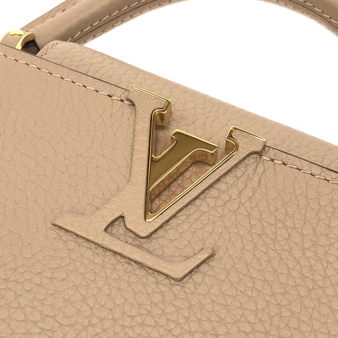 LOUIS VUITTON Capucines M94634 Handbag 4