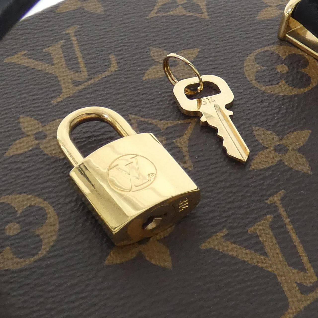 LOUIS VUITTON M43986 Handbag Monogram 4