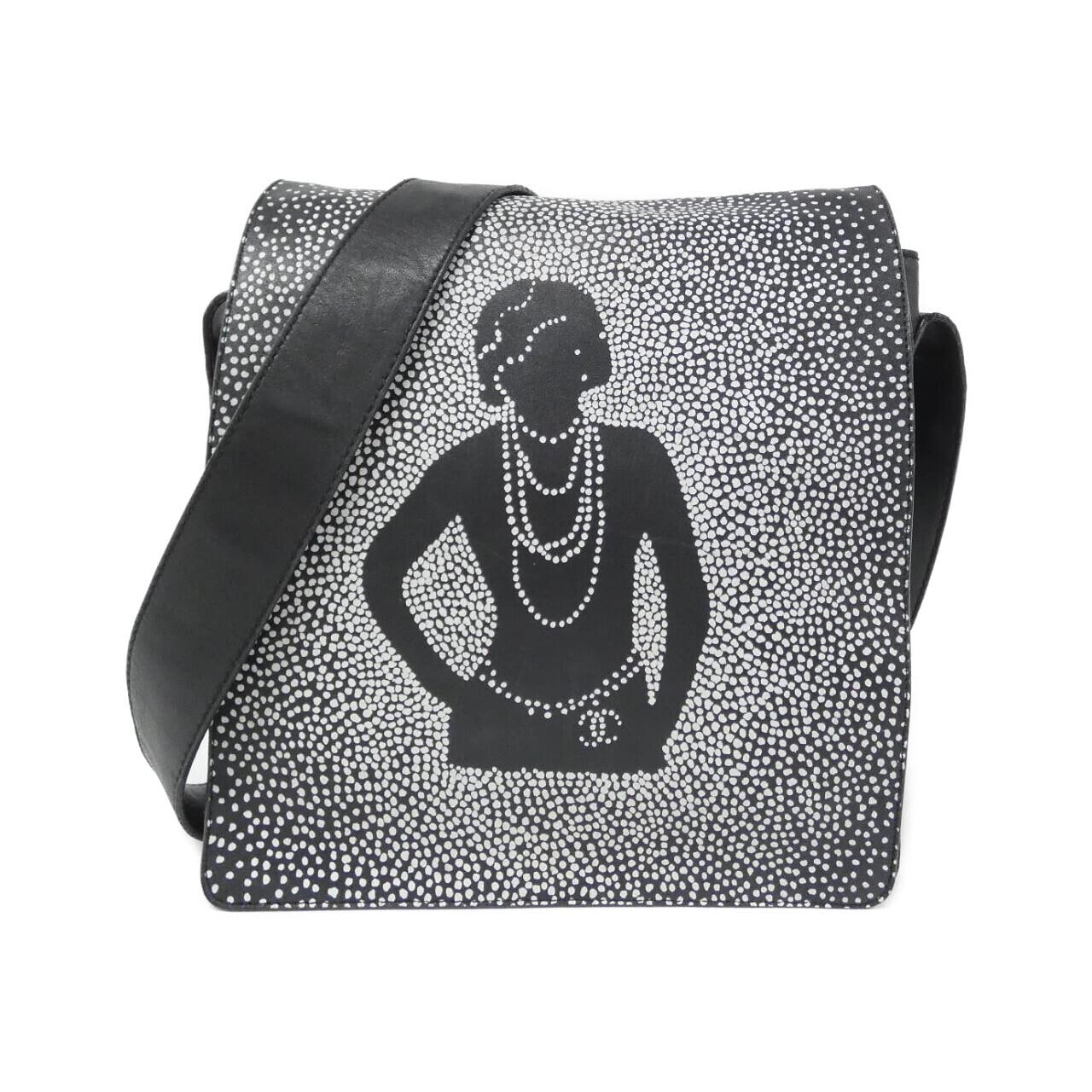 CHANEL Shoulder