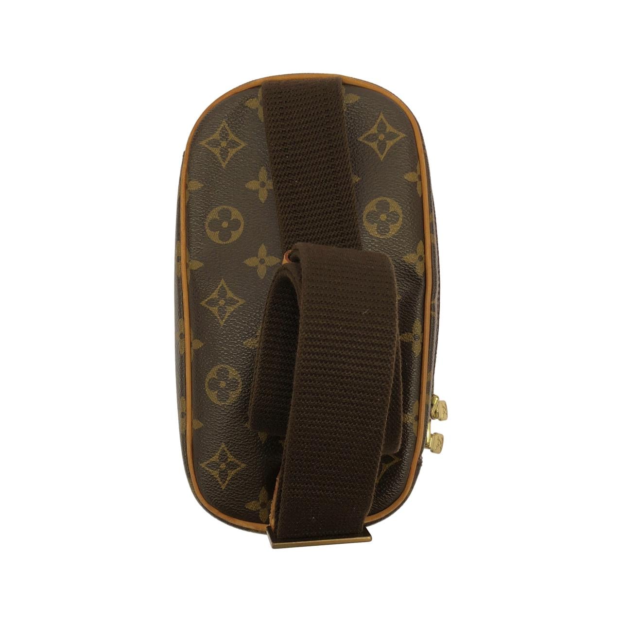 LOUIS VUITTON Pochette M51870 Shoulder Monogram 2
