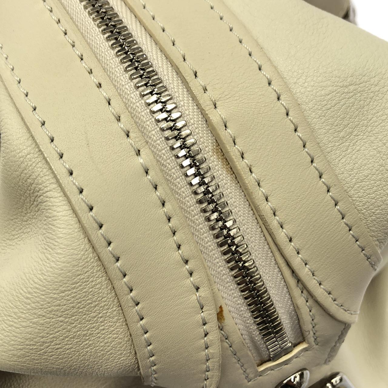 LOUIS VUITTON Handbag 5