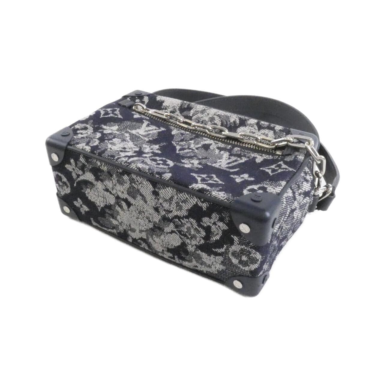 LOUIS VUITTON Soft Trunk M80033 Shoulder Monogram 3