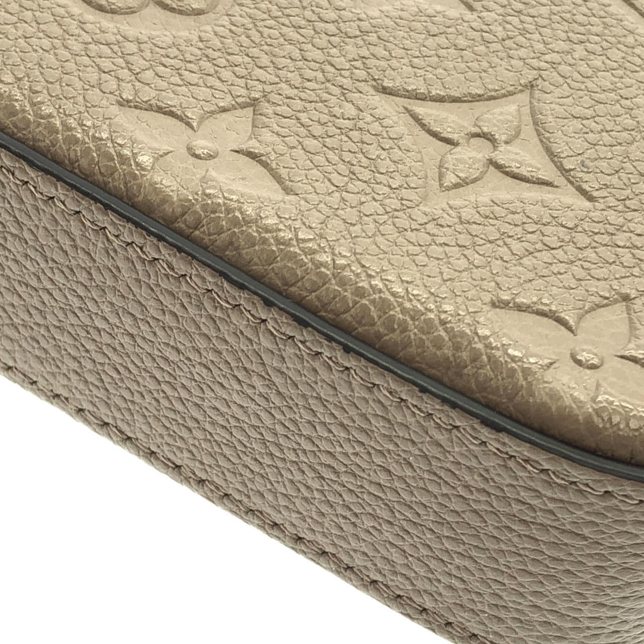 LOUIS VUITTON Pochette M82609 肩背包 Monogram 4