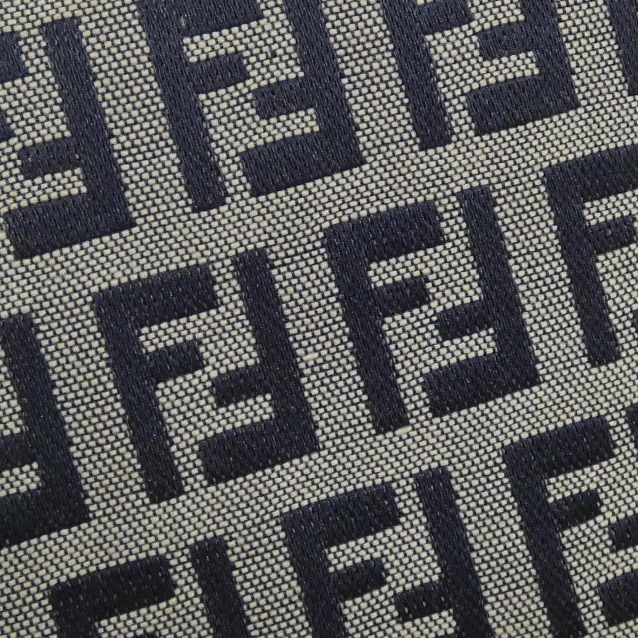 FENDI Baguette 26325 肩背包 帆布 4