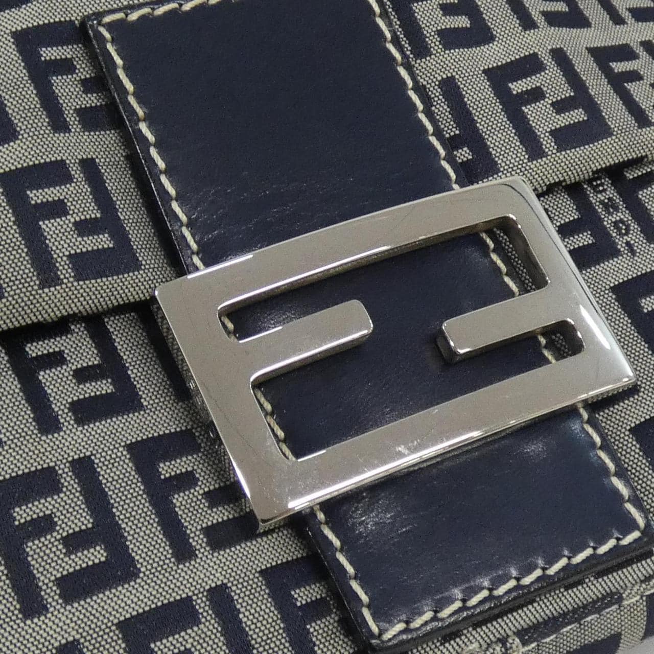FENDI Baguette 26325 肩背包 帆布 5
